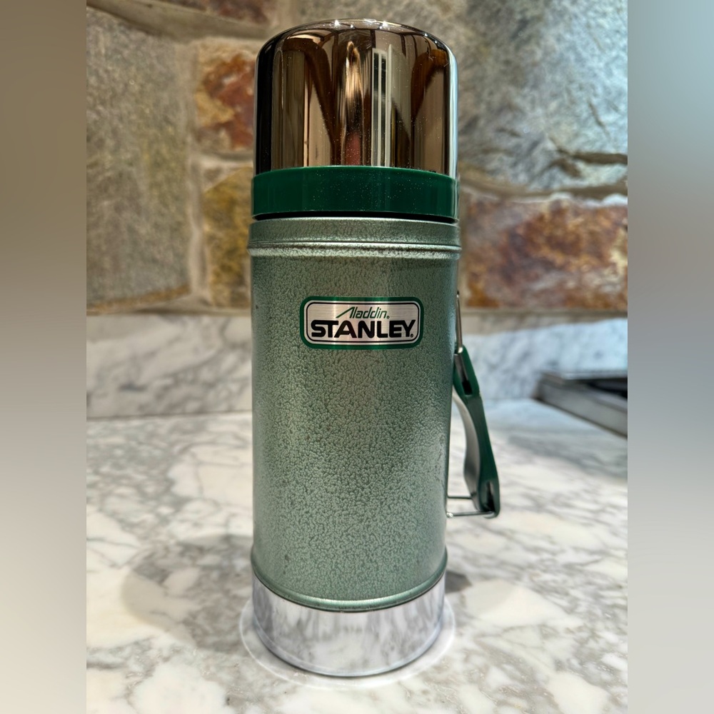 STANLEY 🍀 vintage green thermos
